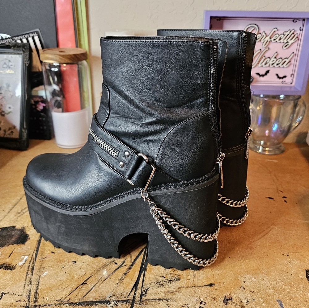 Killstar Moto Mosh Boots Sz 8